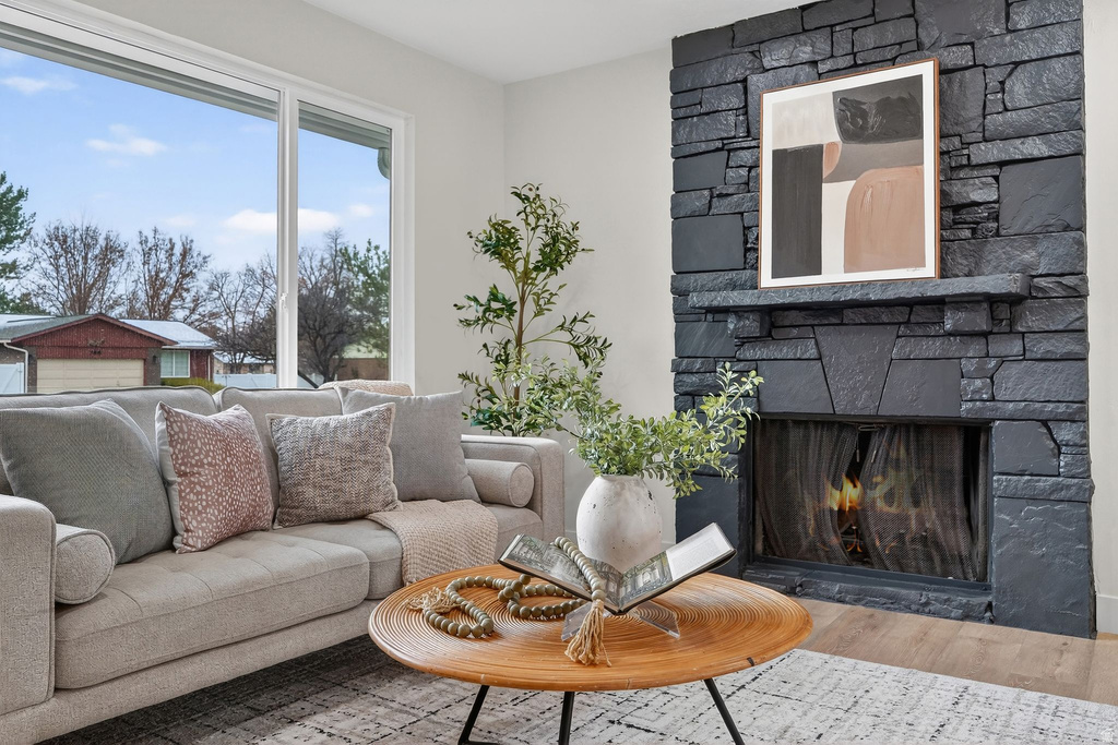 805 E GRENOBLE DR Midvale, UT 84047