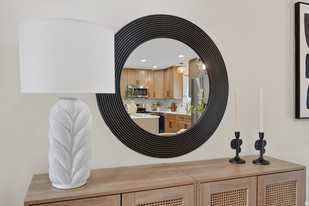 805 E GRENOBLE DR Midvale, UT 84047