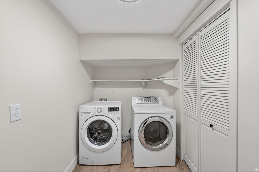 805 E GRENOBLE DR Midvale, UT 84047