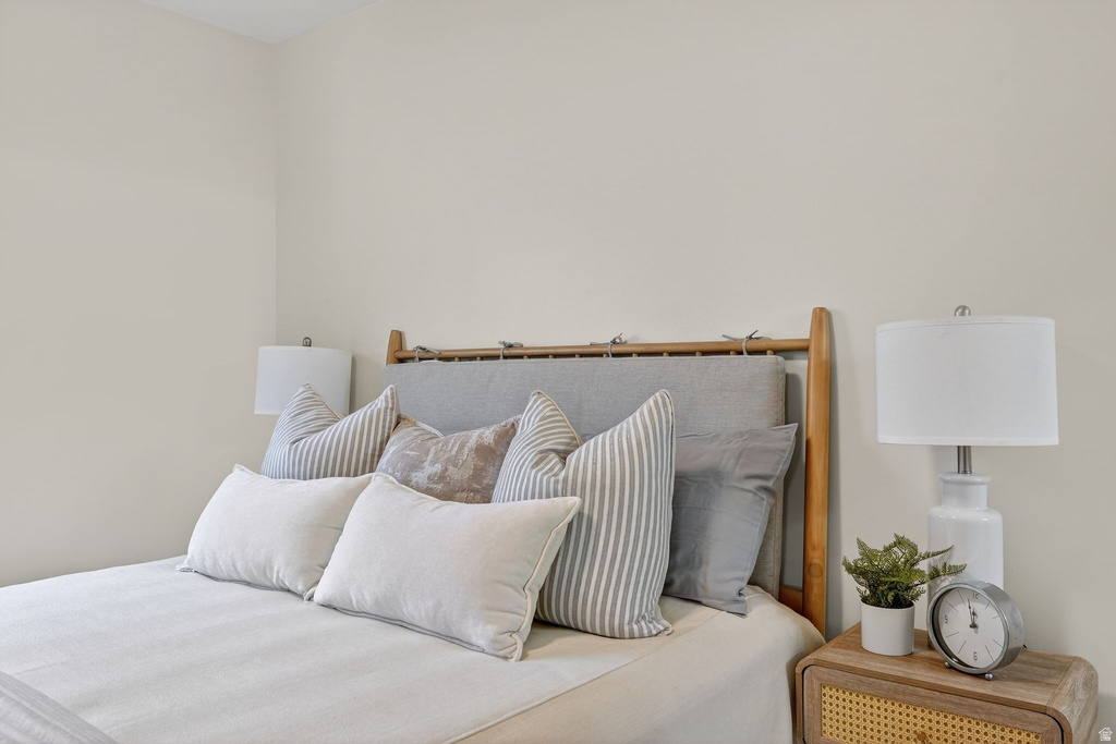 805 E GRENOBLE DR Midvale, UT 84047