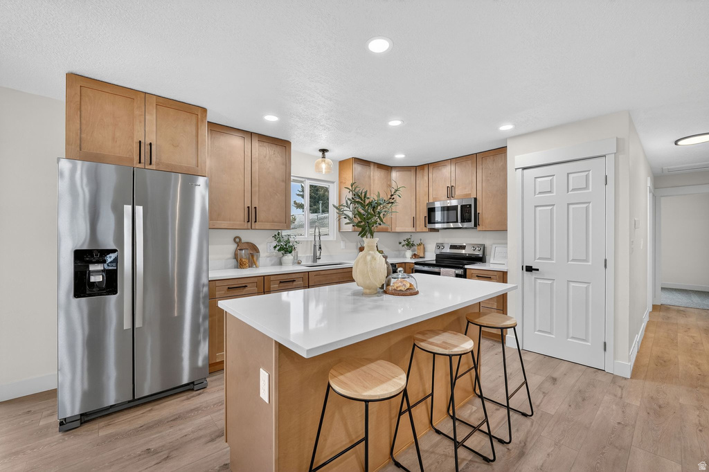 805 E GRENOBLE DR Midvale, UT 84047