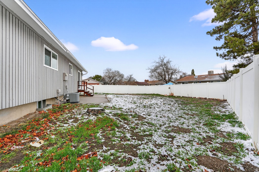 805 E GRENOBLE DR Midvale, UT 84047