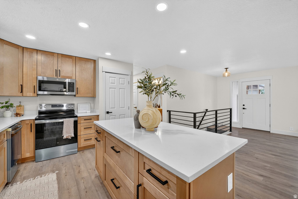 805 E GRENOBLE DR Midvale, UT 84047