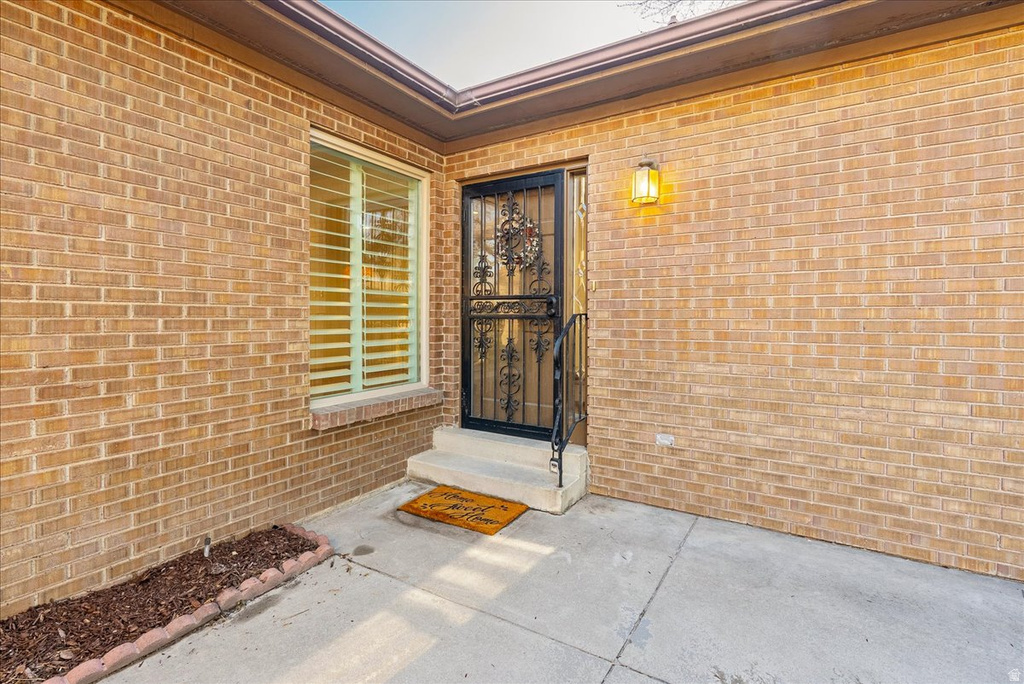 1080 E 6135 S Salt Lake City, UT 84121