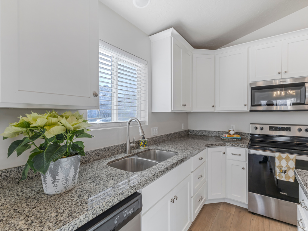 9512 S TIRADO CV South Jordan, UT 84095