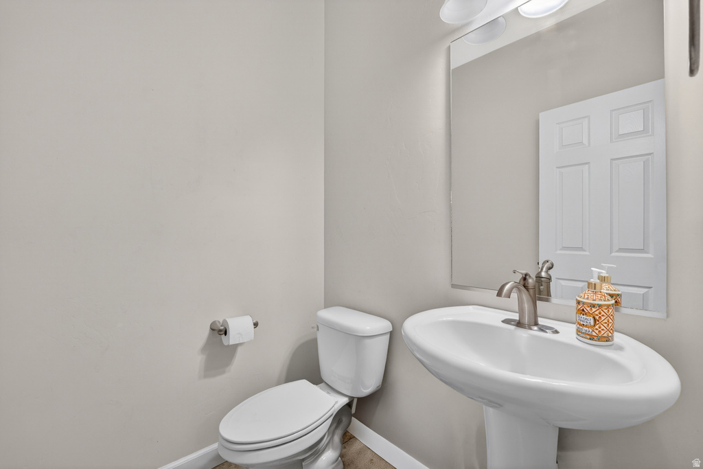 6582 S EVENING GLOW CT West Valley City, UT 84081