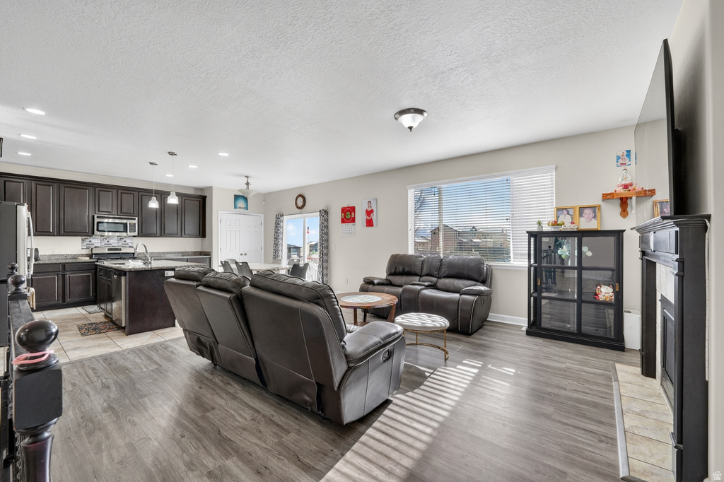 6582 S EVENING GLOW CT West Valley City, UT 84081