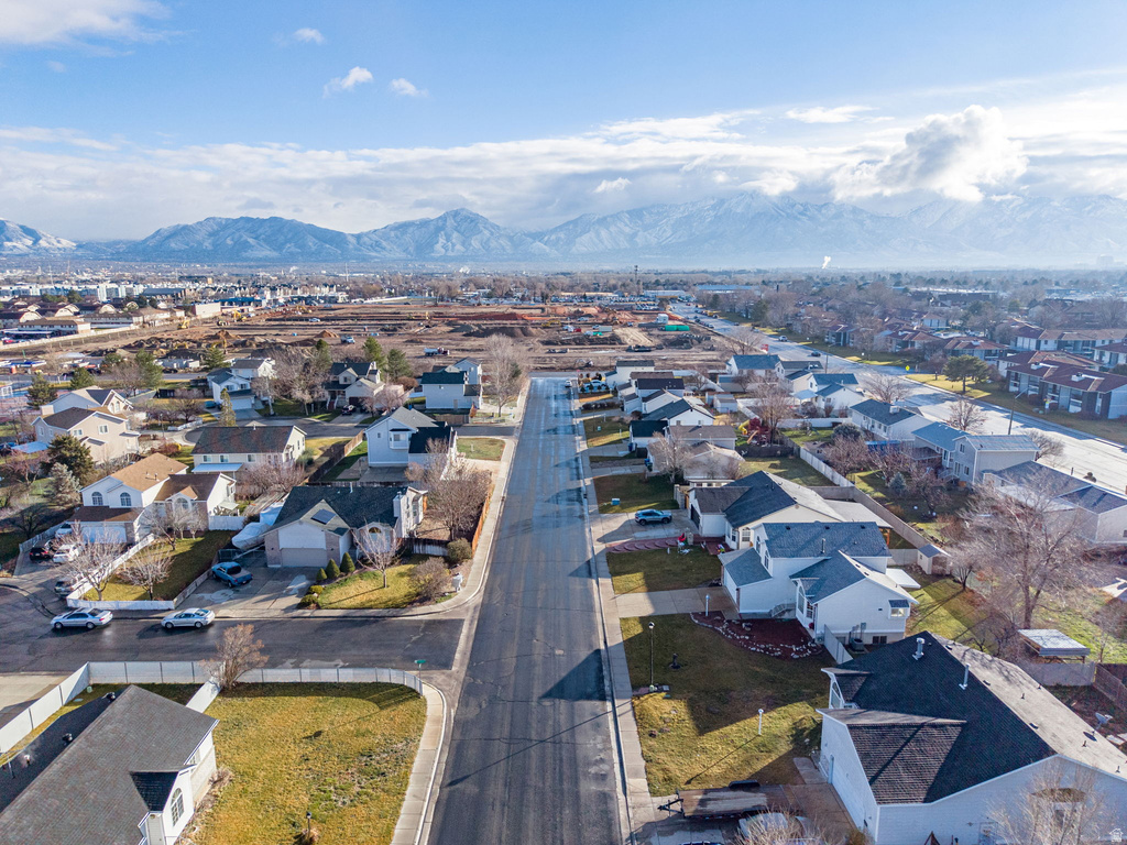 2045 W APPLE FARMS RD West Valley City, UT 84119