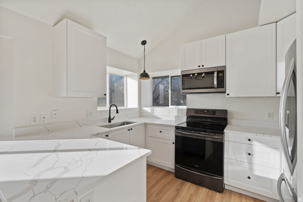 2045 W APPLE FARMS RD West Valley City, UT 84119