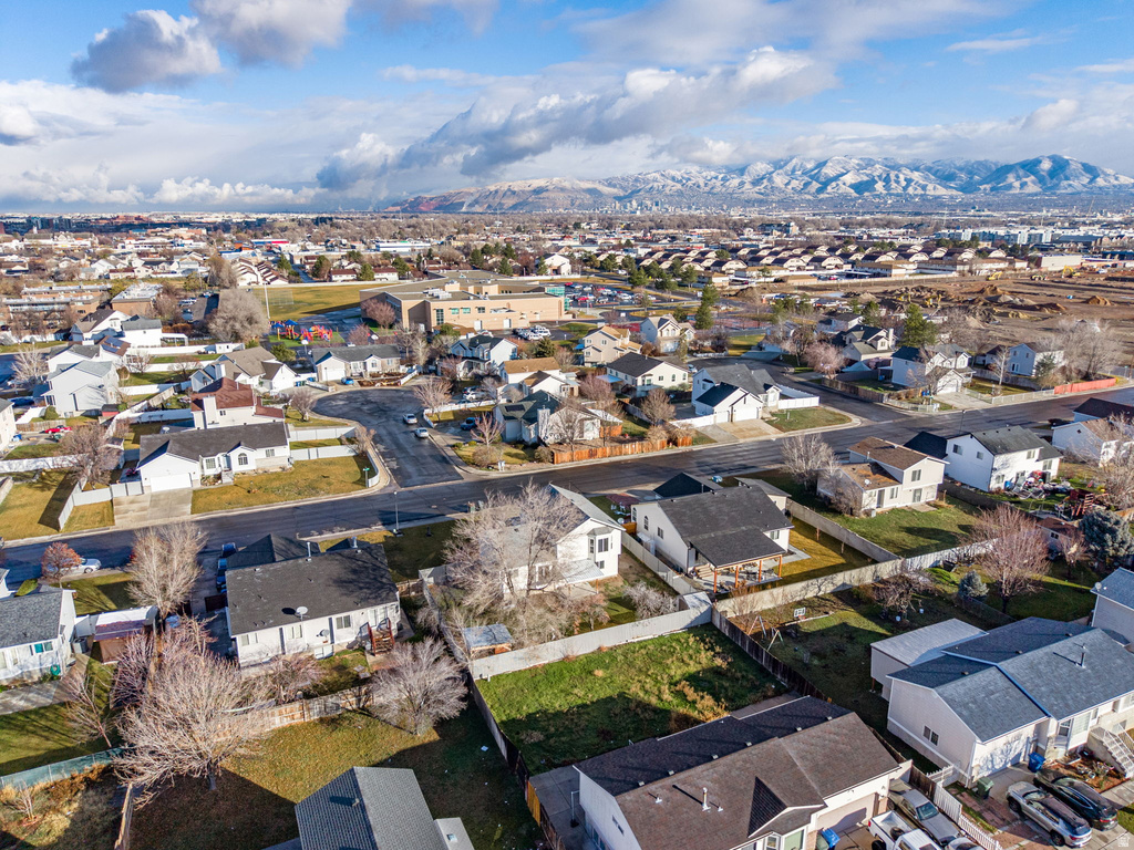 2045 W APPLE FARMS RD West Valley City, UT 84119