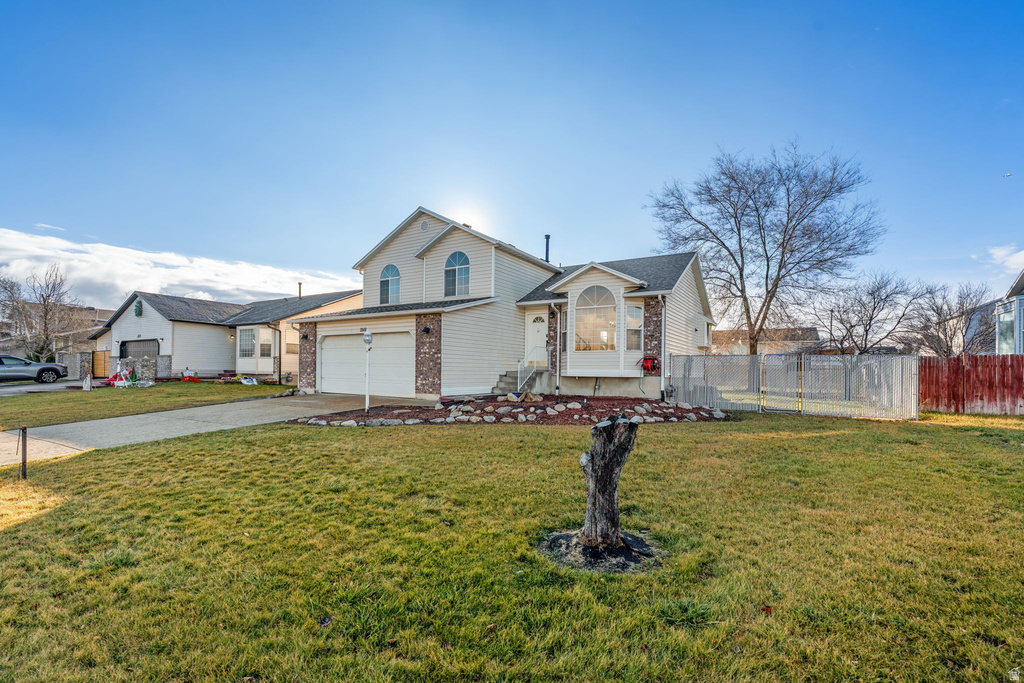 2045 W APPLE FARMS RD West Valley City, UT 84119