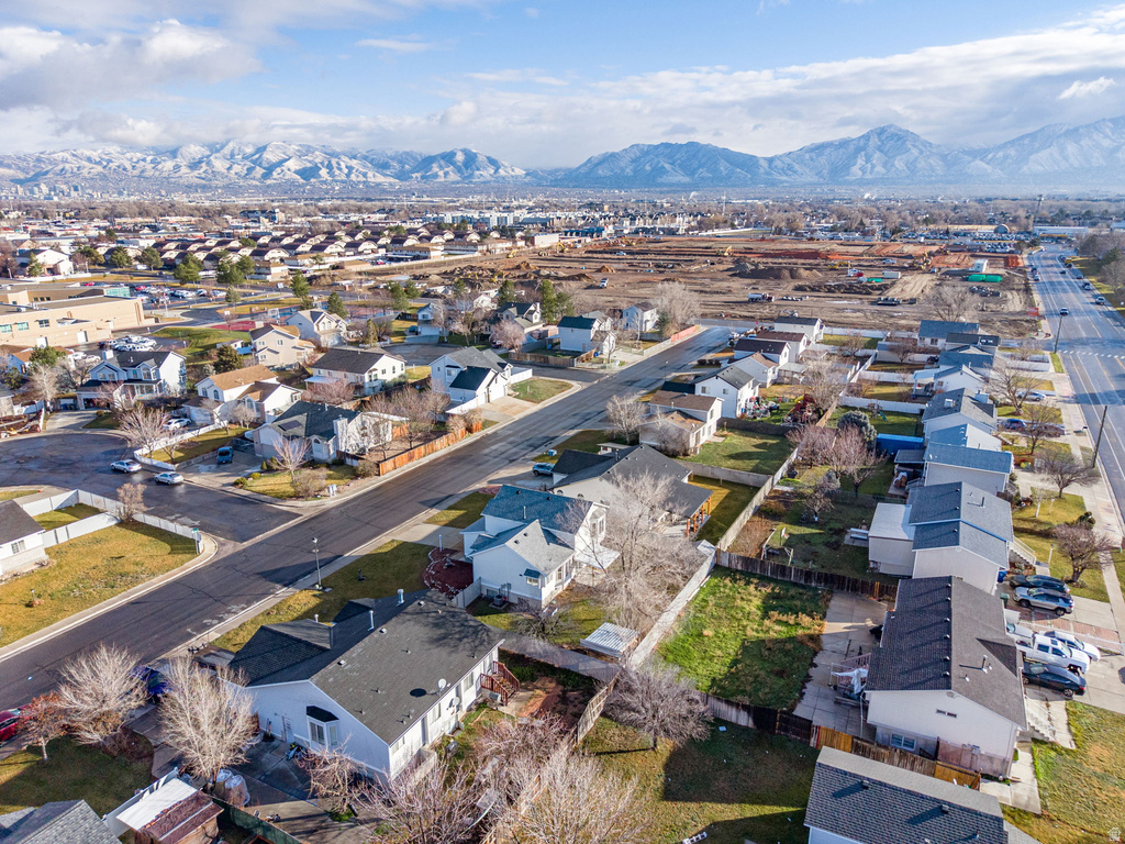 2045 W APPLE FARMS RD West Valley City, UT 84119