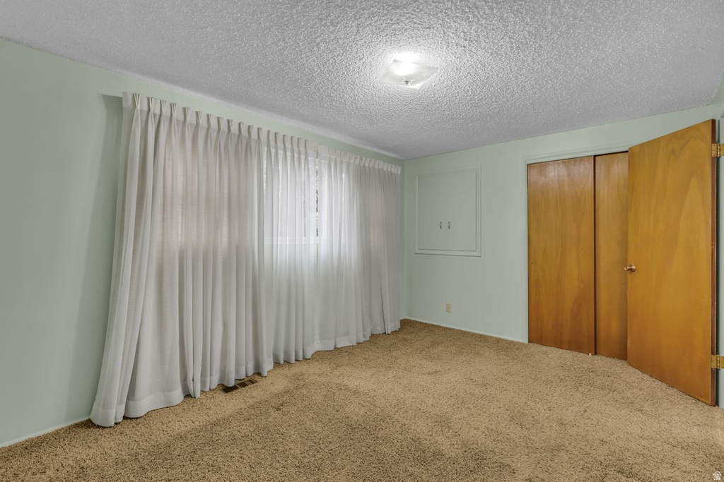 2613 W HALLMARK CIR West Valley City, UT 84119