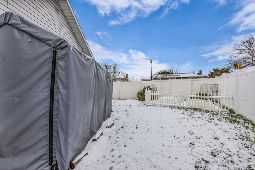 7885 S MANZANO DR Sandy, UT 84093