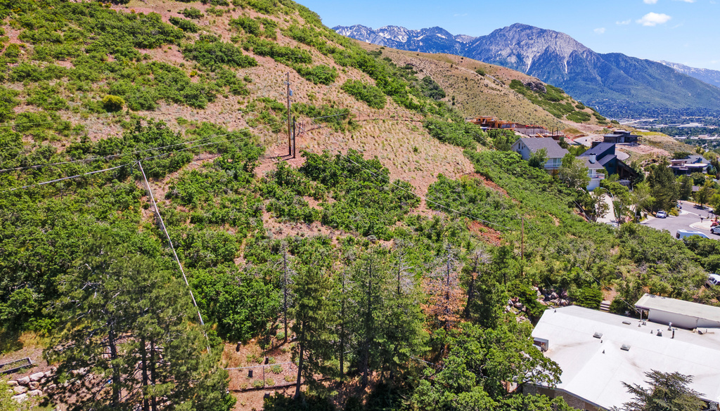 2253 S LAKELINE CIR Salt Lake City, UT 84109