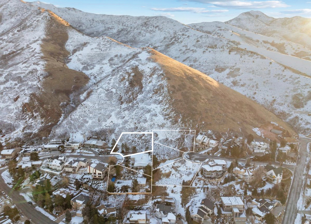 2253 S LAKELINE CIR Salt Lake City, UT 84109