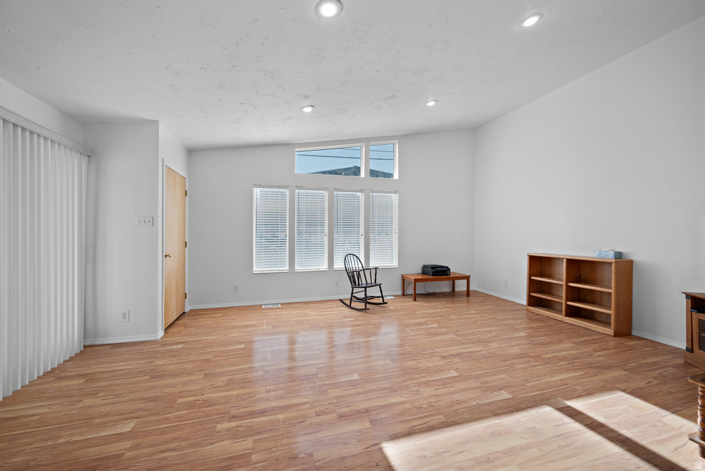 1610 E MOOR DALE LN Holladay, UT 84117