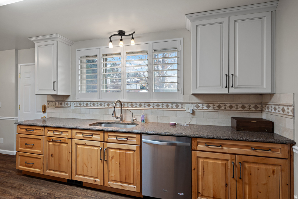 1610 E MOOR DALE LN Holladay, UT 84117