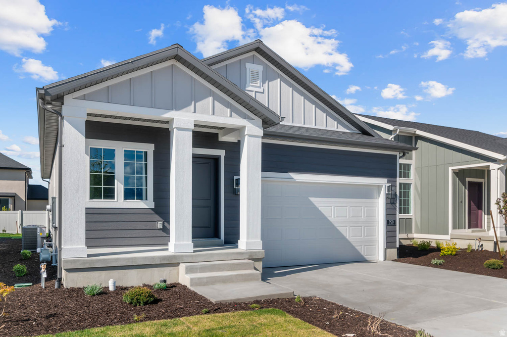 950 W PEREGRINE DR Stansbury Park, UT 84074