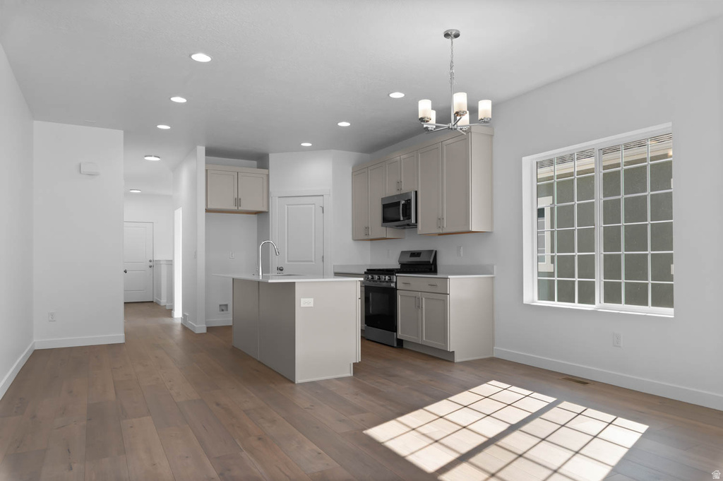 950 W PEREGRINE DR Stansbury Park, UT 84074