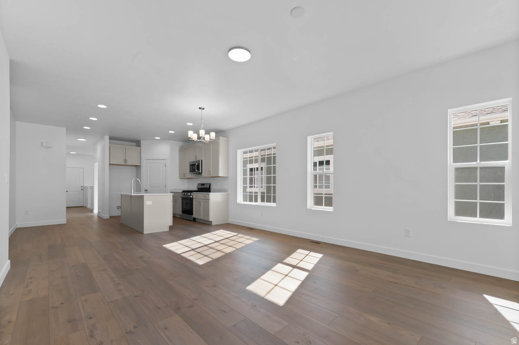 950 W PEREGRINE DR Stansbury Park, UT 84074