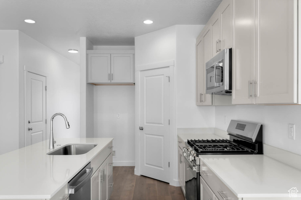 950 W PEREGRINE DR Stansbury Park, UT 84074