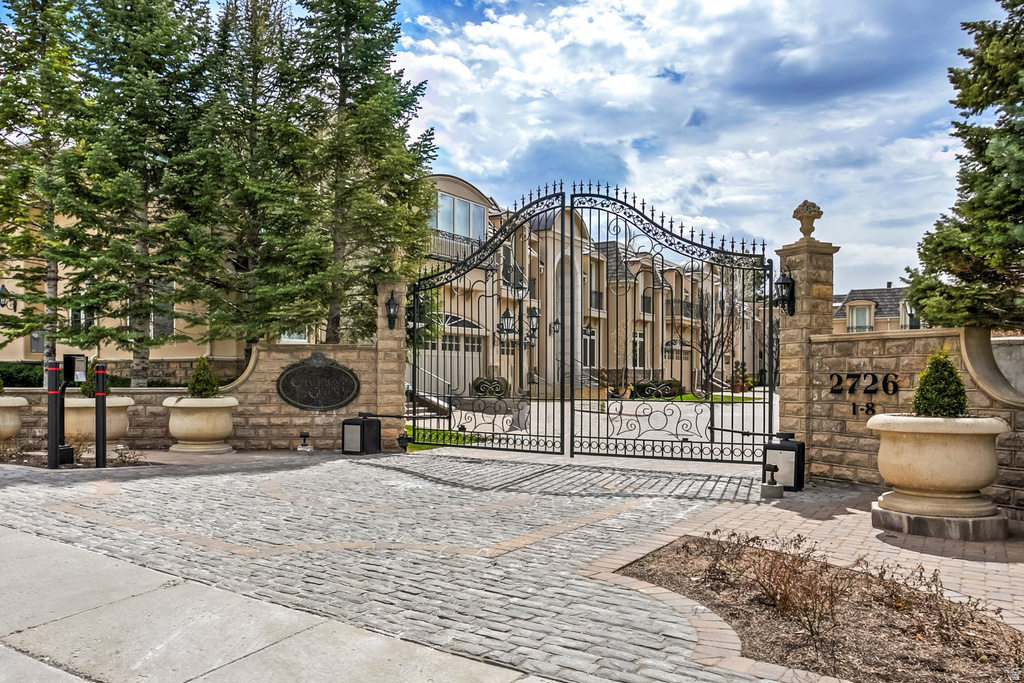 2726 E WASATCH DR #1 Salt Lake City, UT 84108