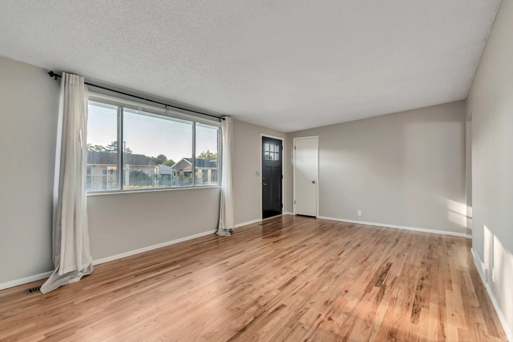 3555 S 6470 W West Valley City, UT 84128