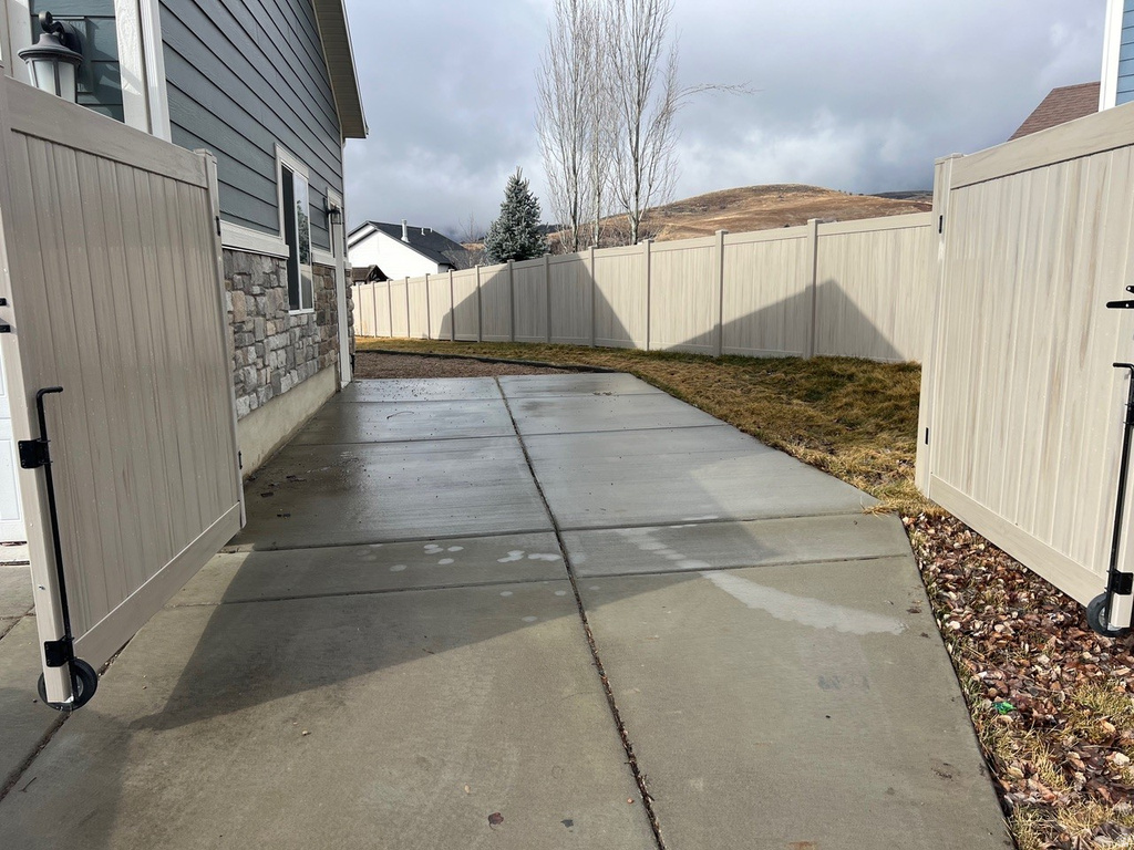 6101 N LATIGO LN Mountain Green, UT 84050