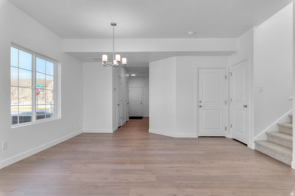 987 N AMBERLY DR North Salt Lake, UT 84054