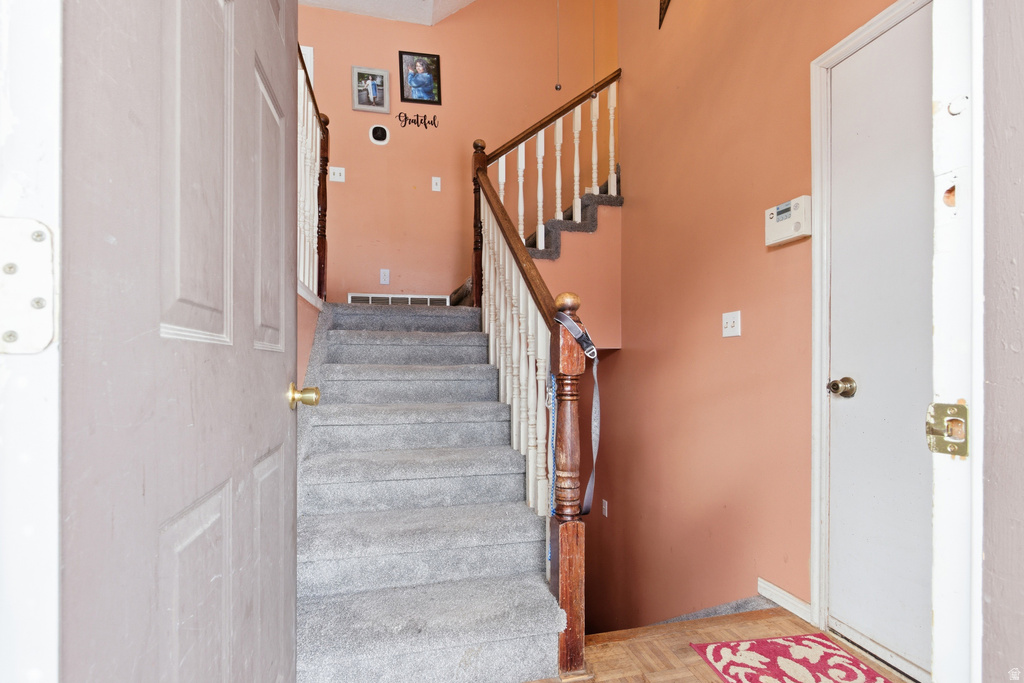 891 SUNFLOWER DR Ogden, UT 84404