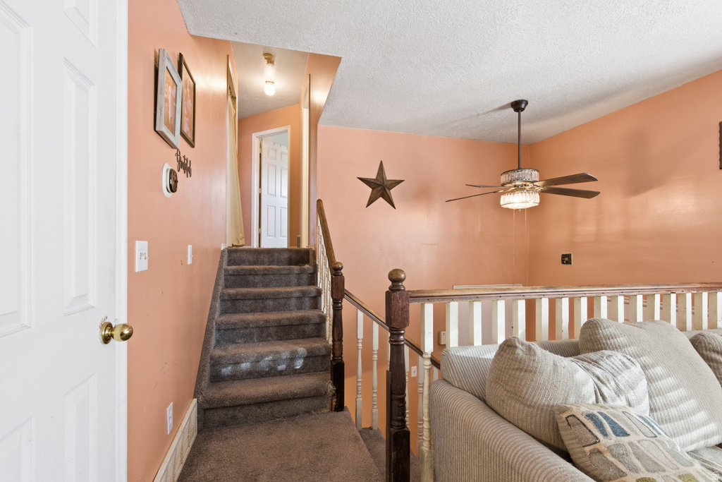 891 SUNFLOWER DR Ogden, UT 84404