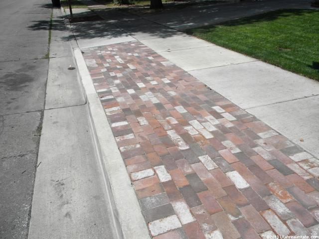 58 W 300 N Springville, UT 84663