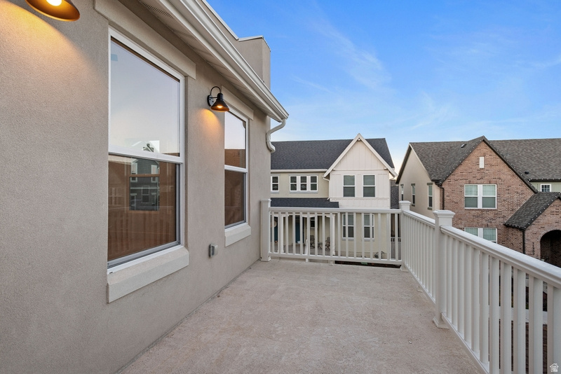 11394 S WATERCOURSE RD #374 South Jordan, UT 84009