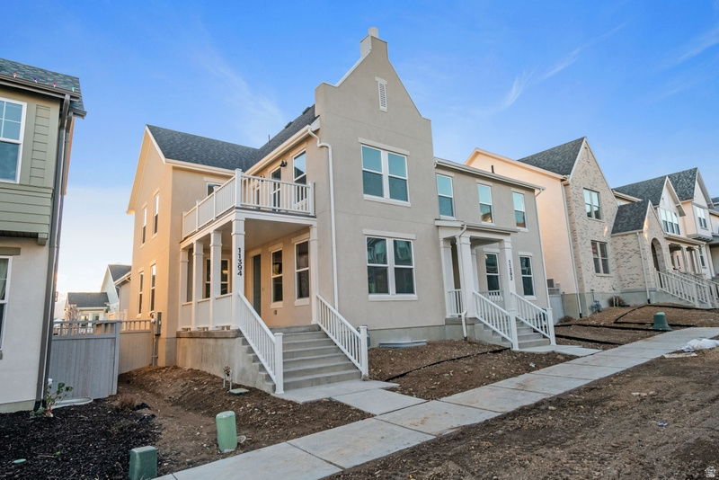 11394 S WATERCOURSE RD #374 South Jordan, UT 84009