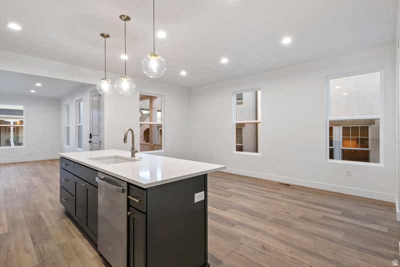 11394 S WATERCOURSE RD #374 South Jordan, UT 84009