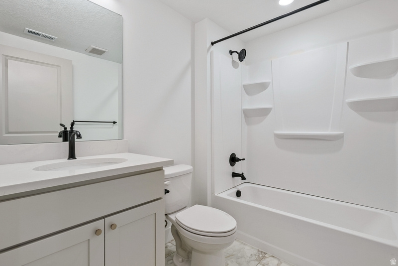 11394 S WATERCOURSE RD #374 South Jordan, UT 84009