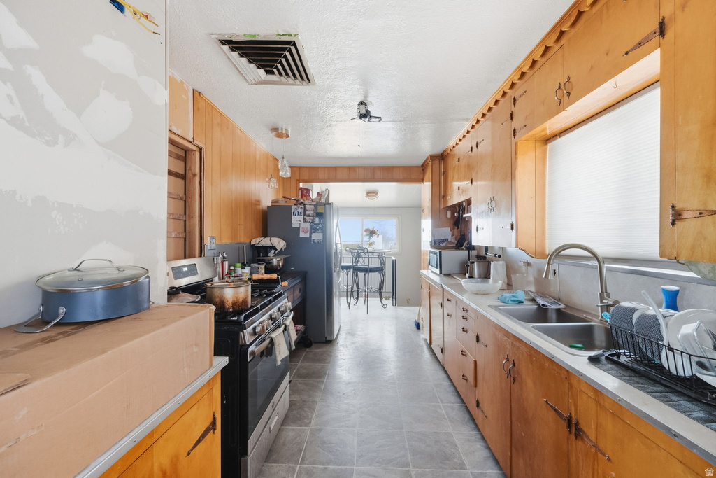 318 W VINE ST Tooele, UT 84074