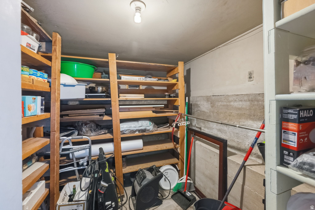 318 W VINE ST Tooele, UT 84074