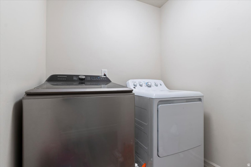 1013 W SEASONS VIEW CT Lehi, UT 84043