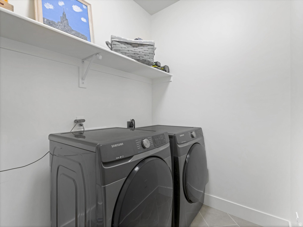 293 E BEDFORD DR Stansbury Park, UT 84074