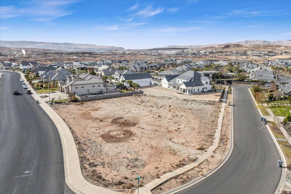 2482 E 3995 S St. George, UT 84790