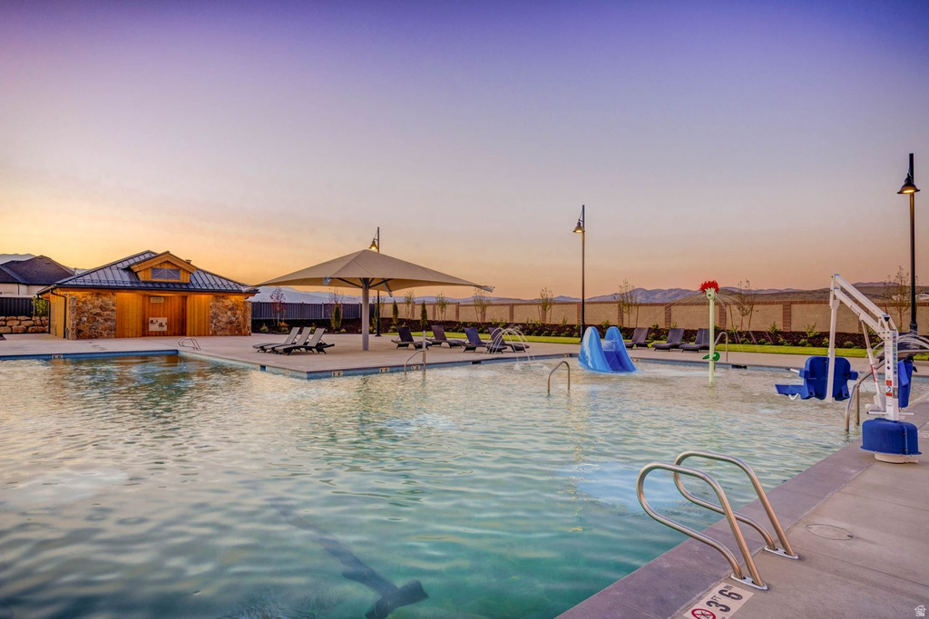 1327 E WHITE ROCK RD Eagle Mountain, UT 84005