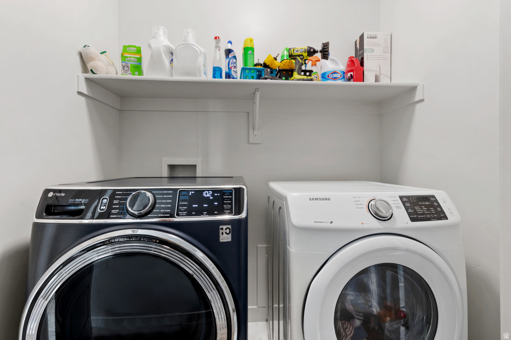 1327 E WHITE ROCK RD Eagle Mountain, UT 84005