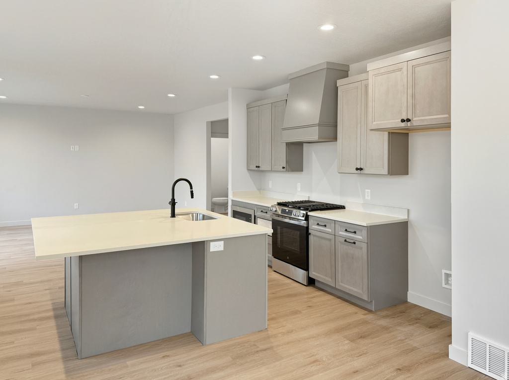 6938 W W POINTE CEDAR LN ST #331 West Jordan, UT 84081