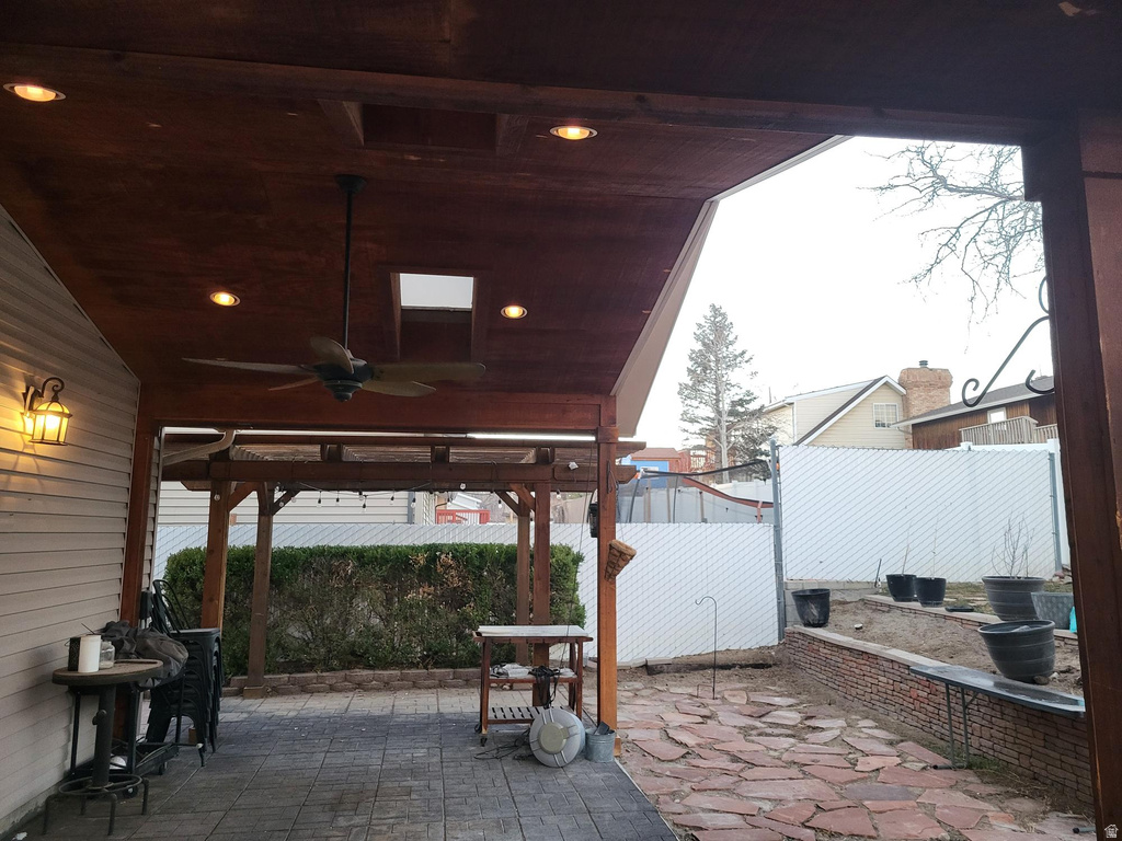 2598 W WOODHILL CIR Taylorsville, UT 84129