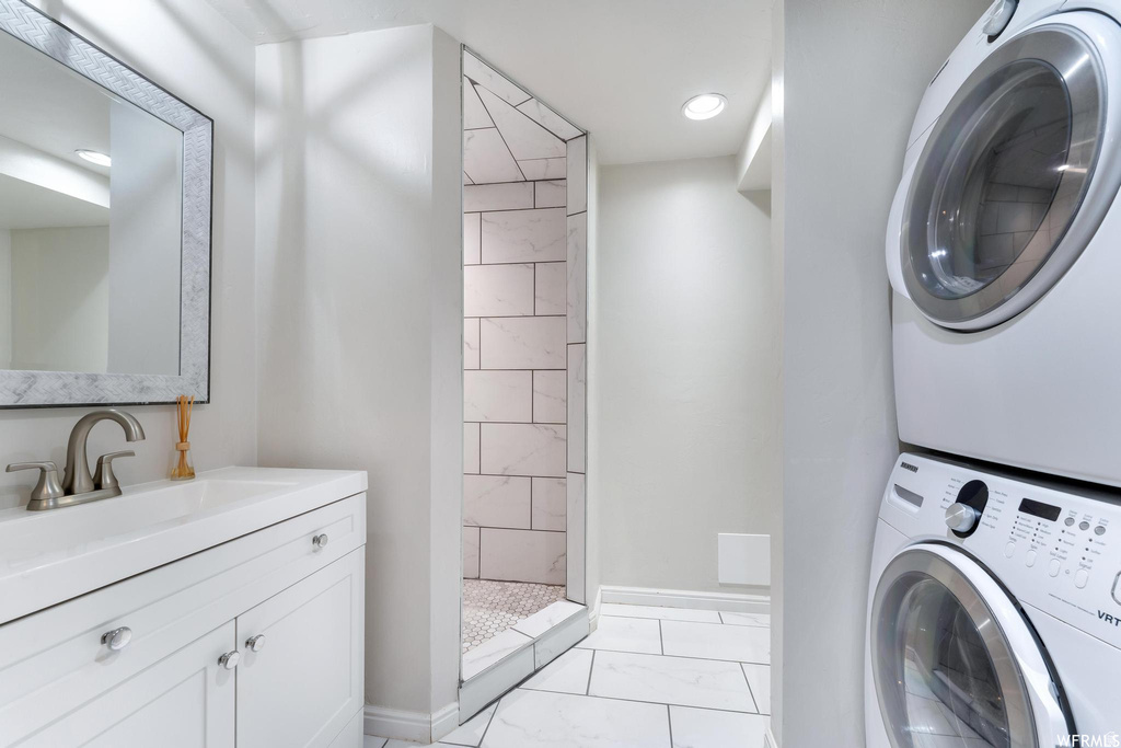 6653 S DALE CIR West Jordan, UT 84084