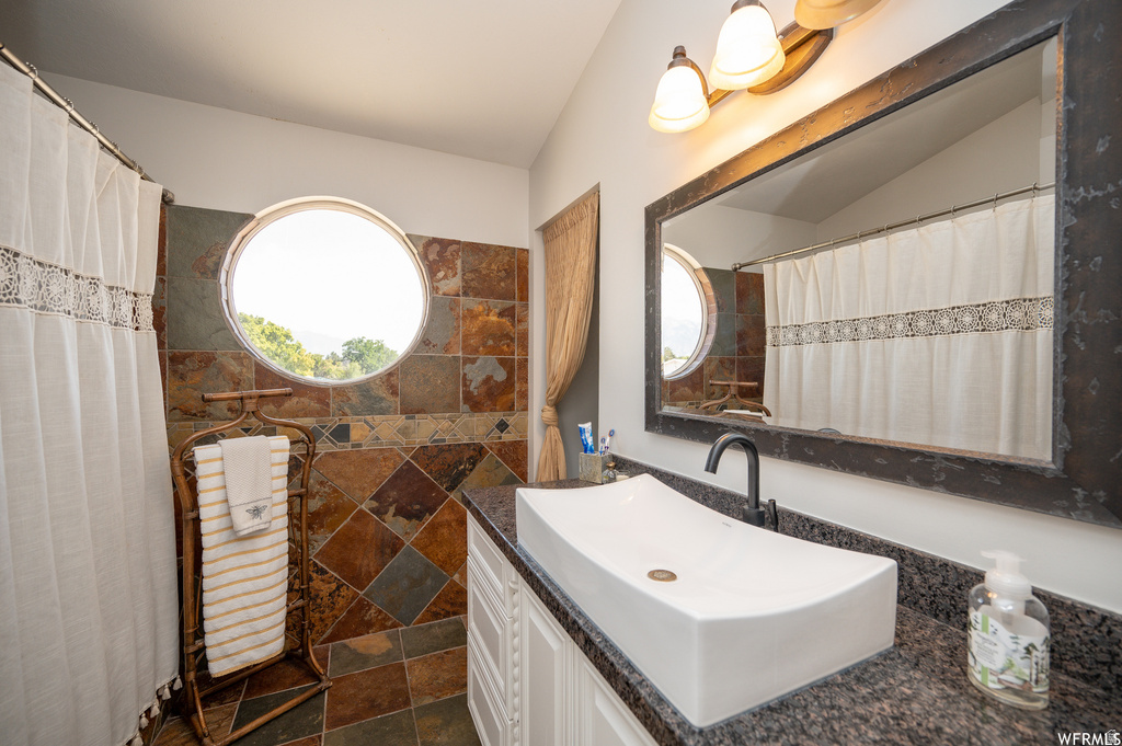 6653 S DALE CIR West Jordan, UT 84084