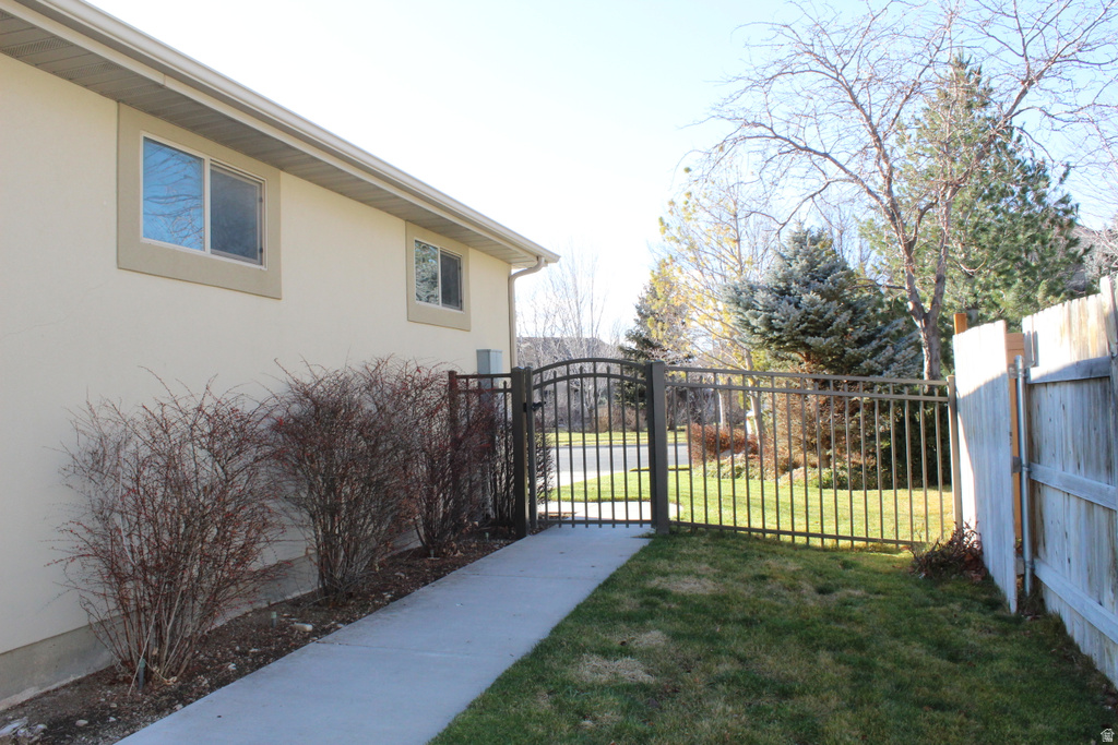 10612 N CANTERBURY DR Highland, UT 84003