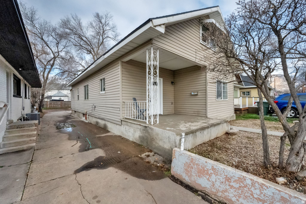 122 DOXEY ST Ogden, UT 84401